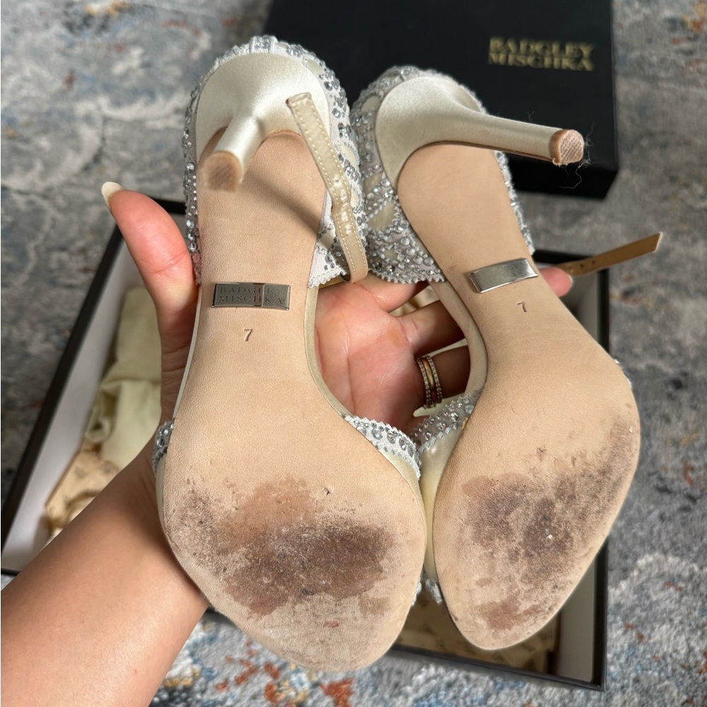 Badgley and Mischka Roxy Wedding Shoes with Box and Dustbag - Picture 3 of 10